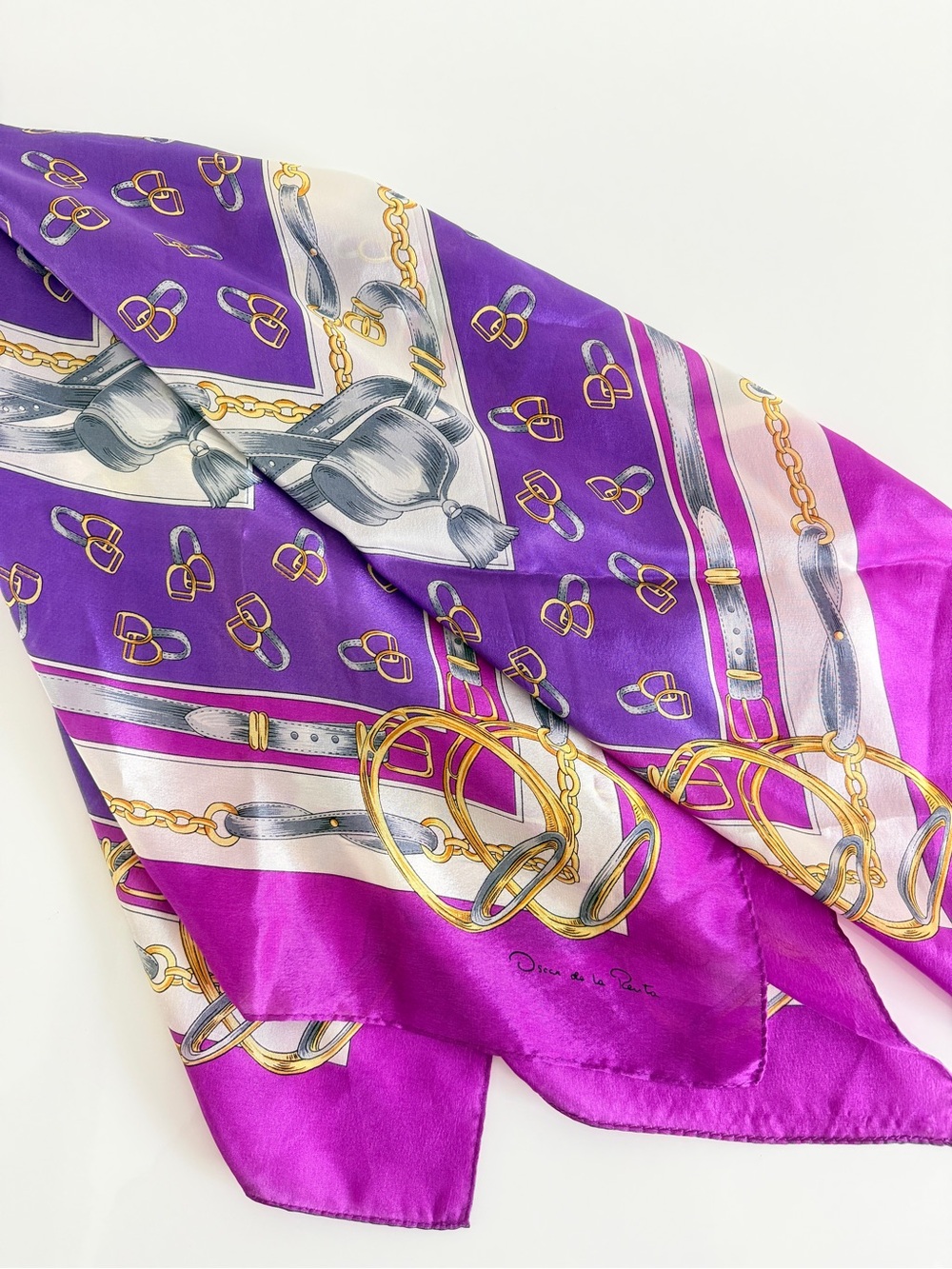 Oscar de la Renta  purple chain Scarf